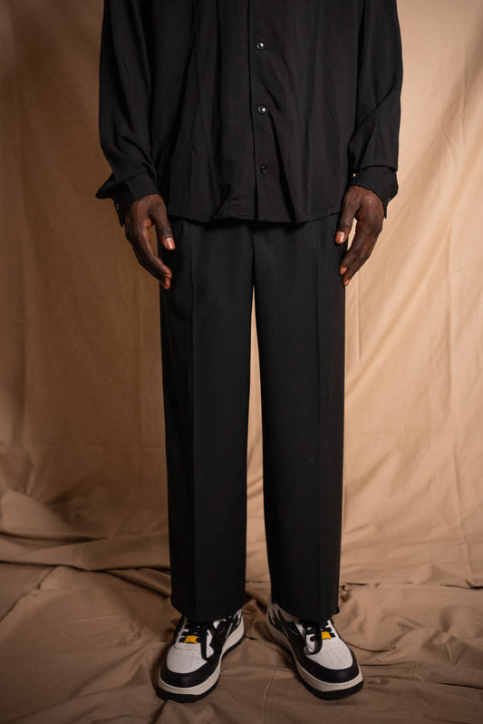 BLACK CIRCUS-OVERSIZED RELAXED PANTS (Black)